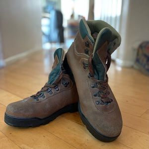 ASOLO Vibram women’s hiking boots 🥾, 8.5